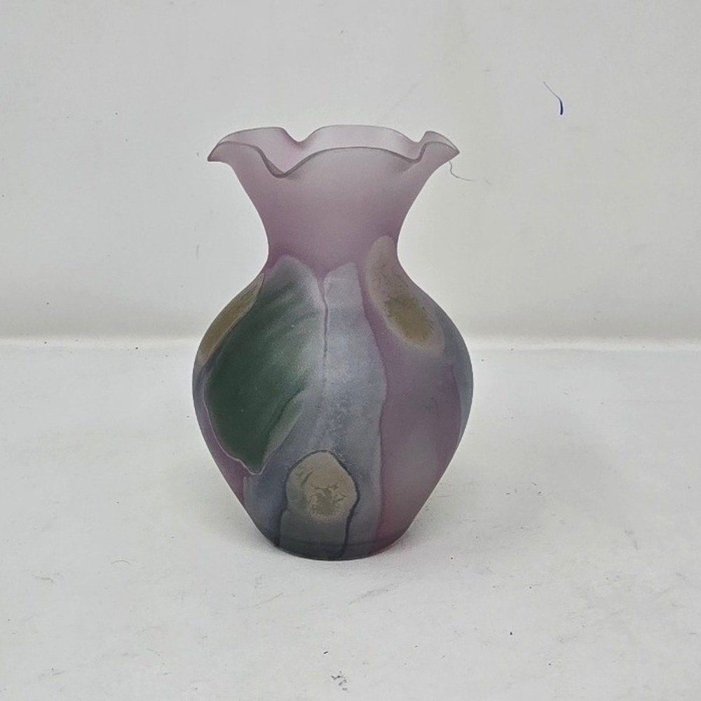 Vtg‎ Rueven Art Nouveau hand blown painted purple ruffled edge glass vase